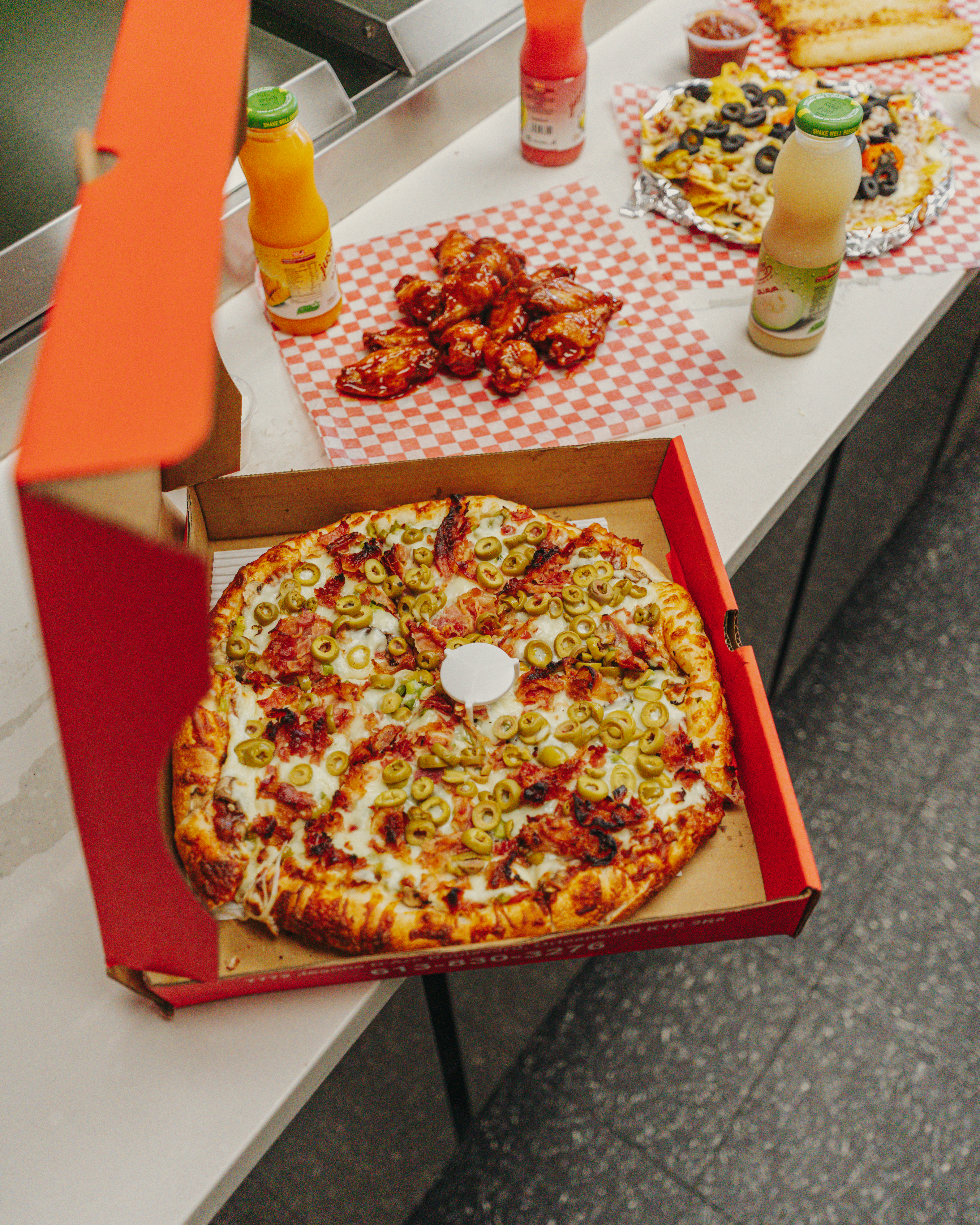 Super Specials – Pizza & Wings Combos